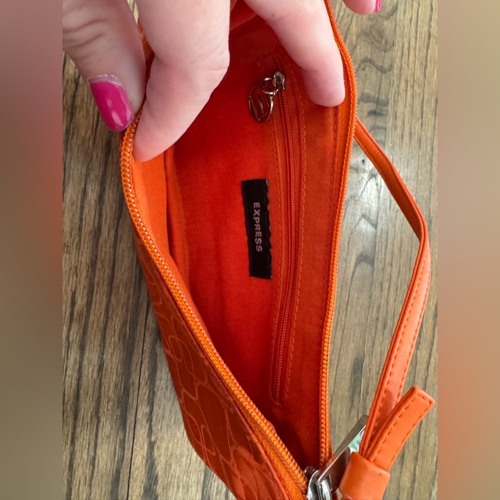 Express Orange Designer Shoulder Bag – Vibrant Chic Statement - Picture 5 of 6